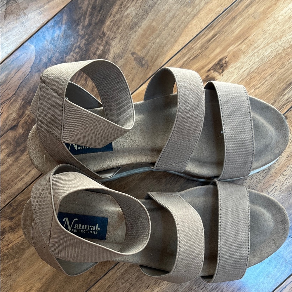 Natural Reflections Women's Brown Strappy Sandals